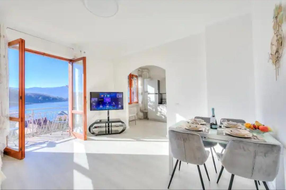 Apartment With View Lake Maggiore/Laveno Mombello エクステリア 写真